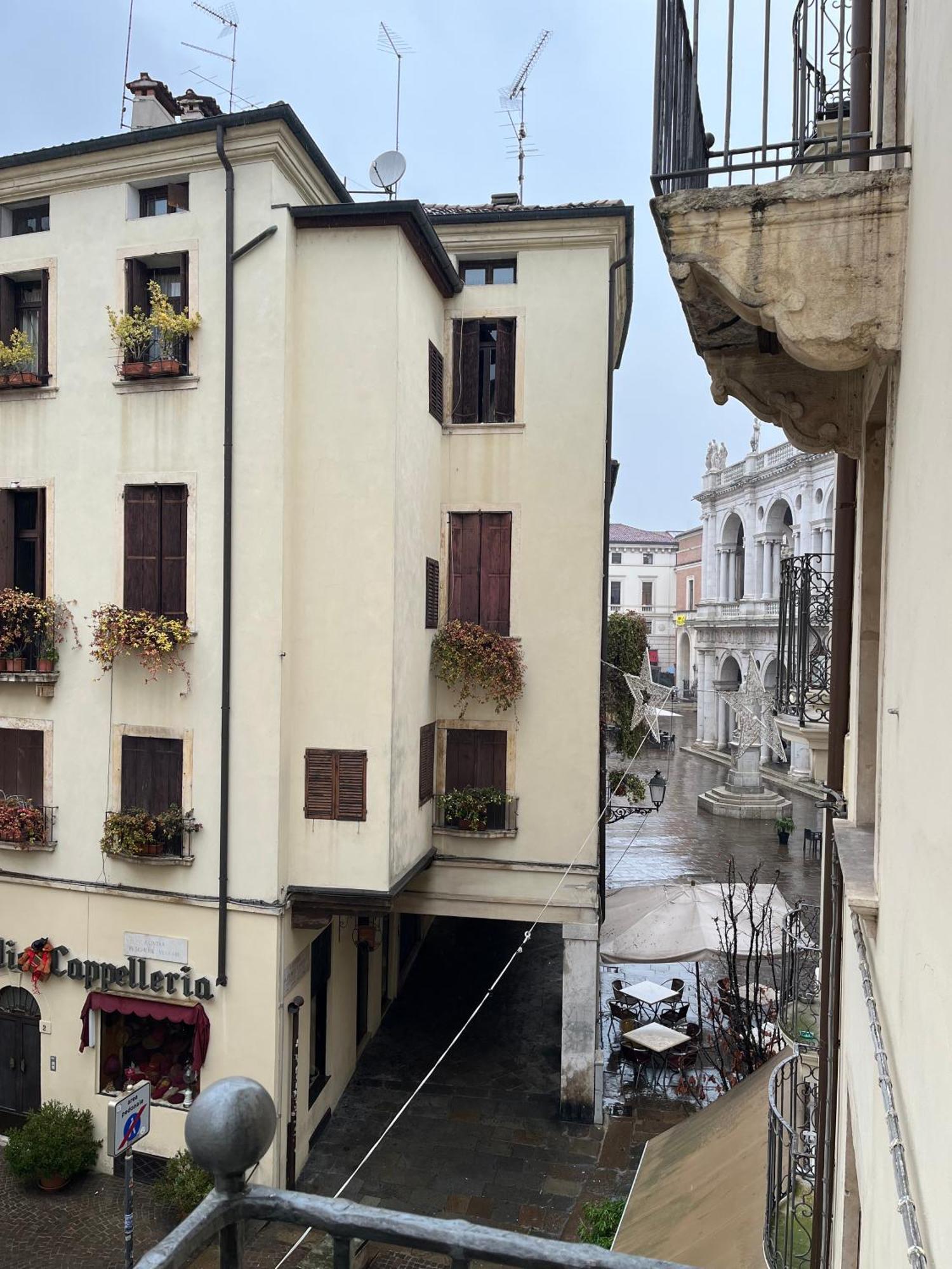 Il Campanile Apartment Vicenza Bagian luar foto